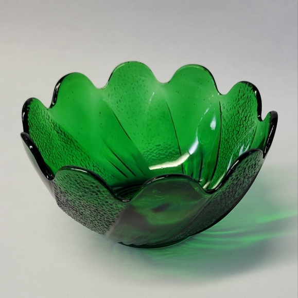 Vintage Fire King Lotus dessert bowl and plate set - Picture 6 of 6